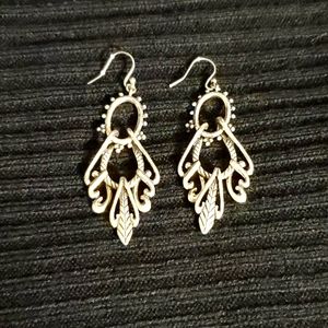 Ladies drop earring